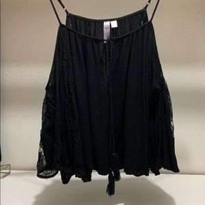 Black lace cold shoulder crop top